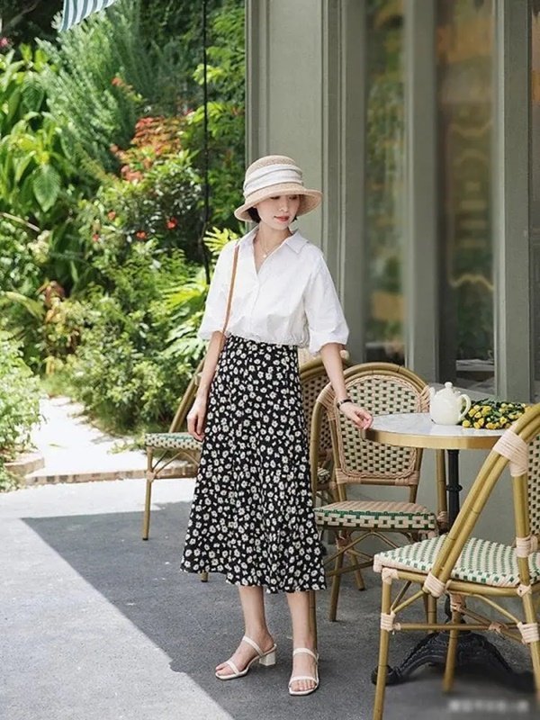 Chic Ways to Pair Skirts and Sandals for a Stunning Summer Look